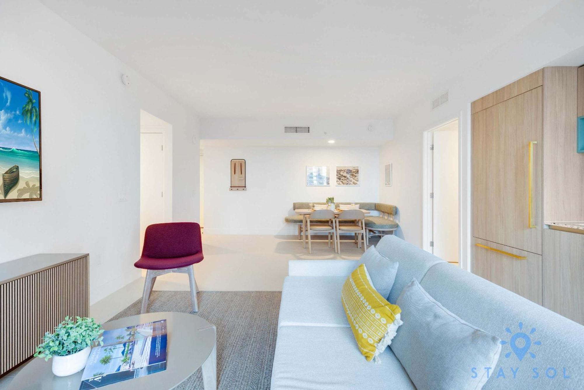 Modern Stylish 2br-2bth *
